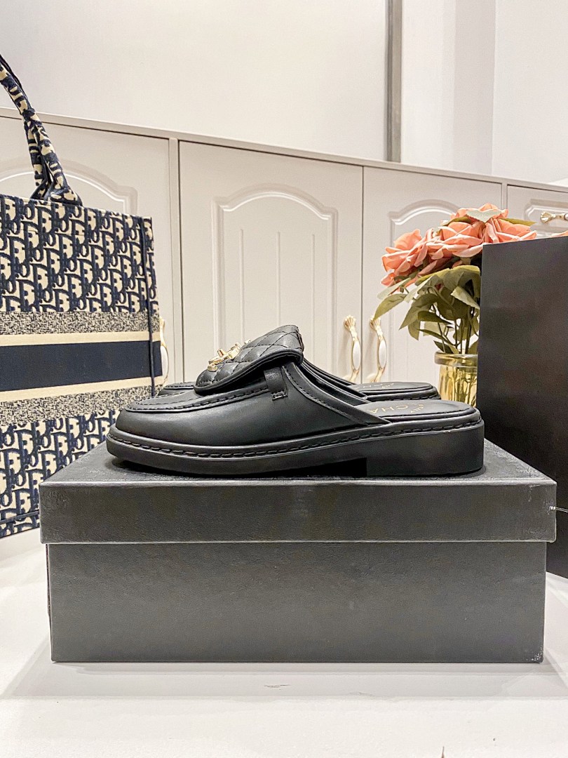 Chanel Lambskin Quilted CC Turnlock Mules · 5287 — תמונה 10