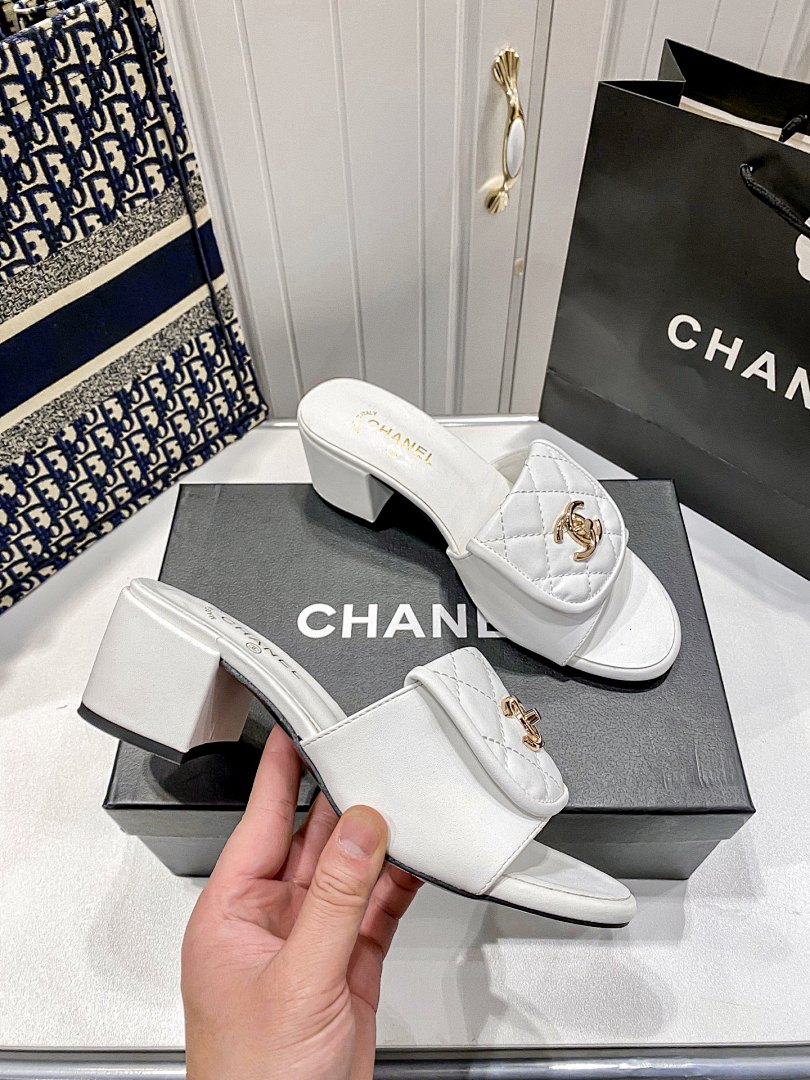 Chanel Interlocking CC Logo Slides · 5292 — תמונה 11