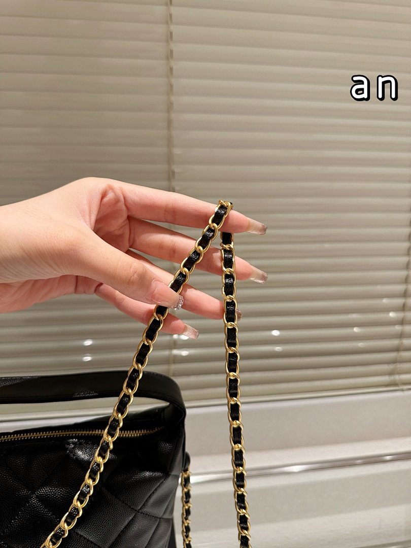 Chanel Caviar Quilted Hobo Clutch With · 5545 — תמונה 3