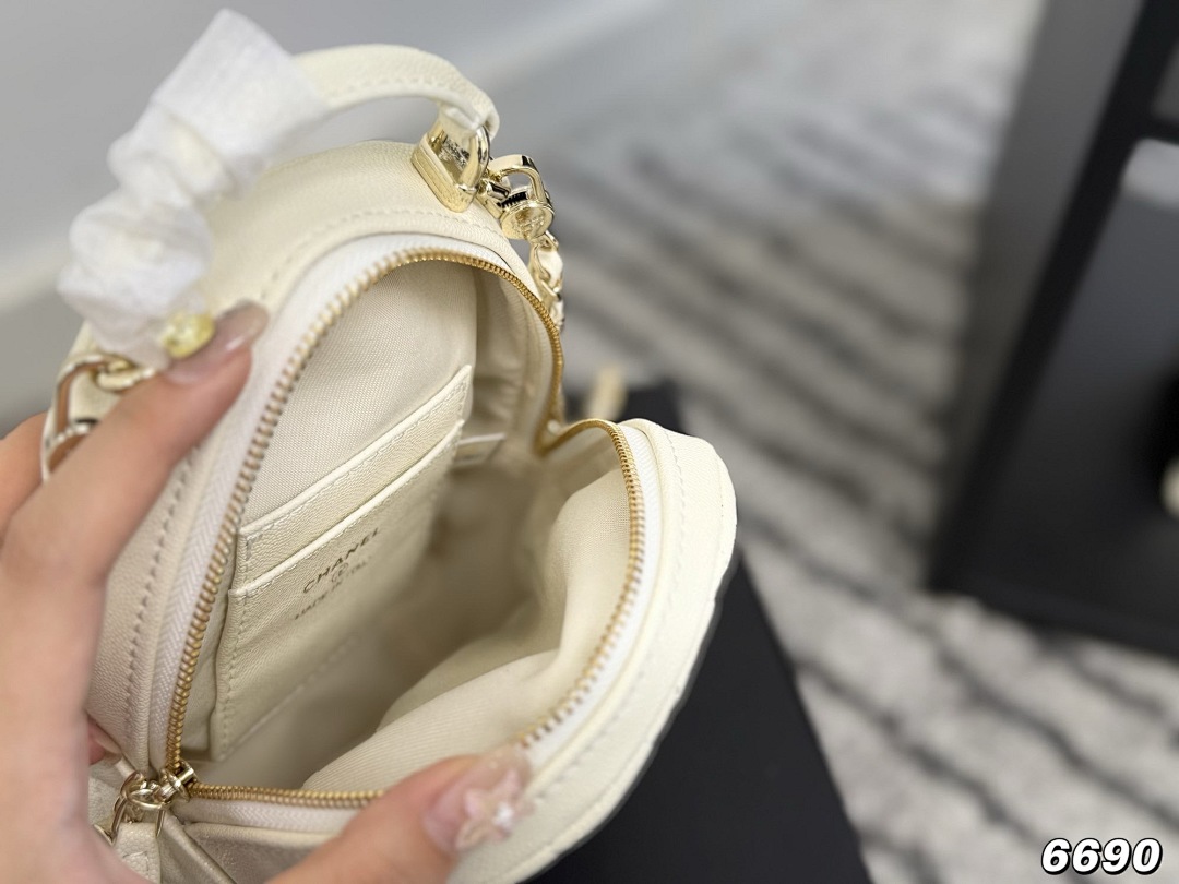Chanel Mini Backpack · 5669 — תמונה 3