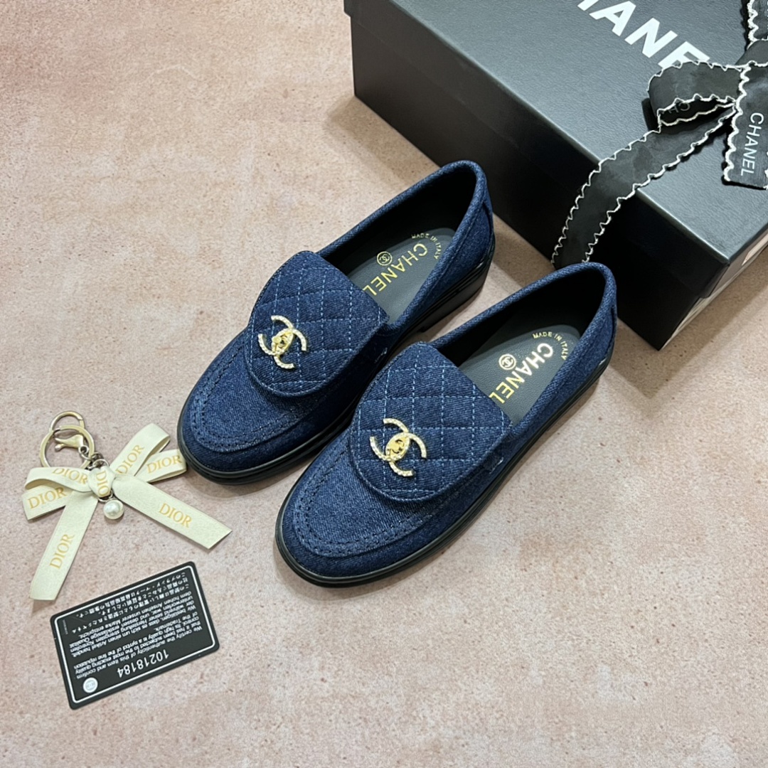 Chanel Quilted CC Turnlock Loafers · 4757 — תמונה 22