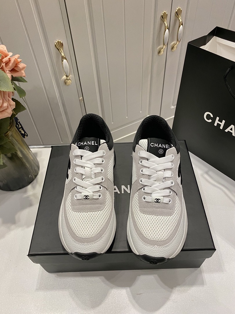 Chanel CC Logo Sneaker · 5210 — תמונה 17