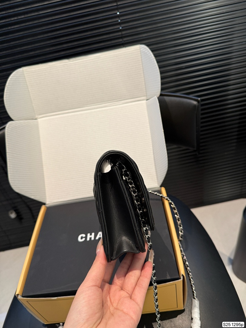 Chanel Classic Wallet on Chain (WOC) · 6313 — תמונה 11