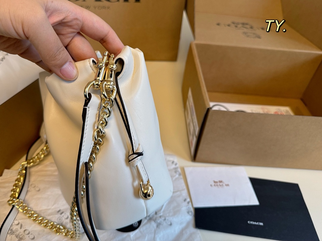 Coach Faye Mini Drawstring Bag · 6094 — תמונה 9