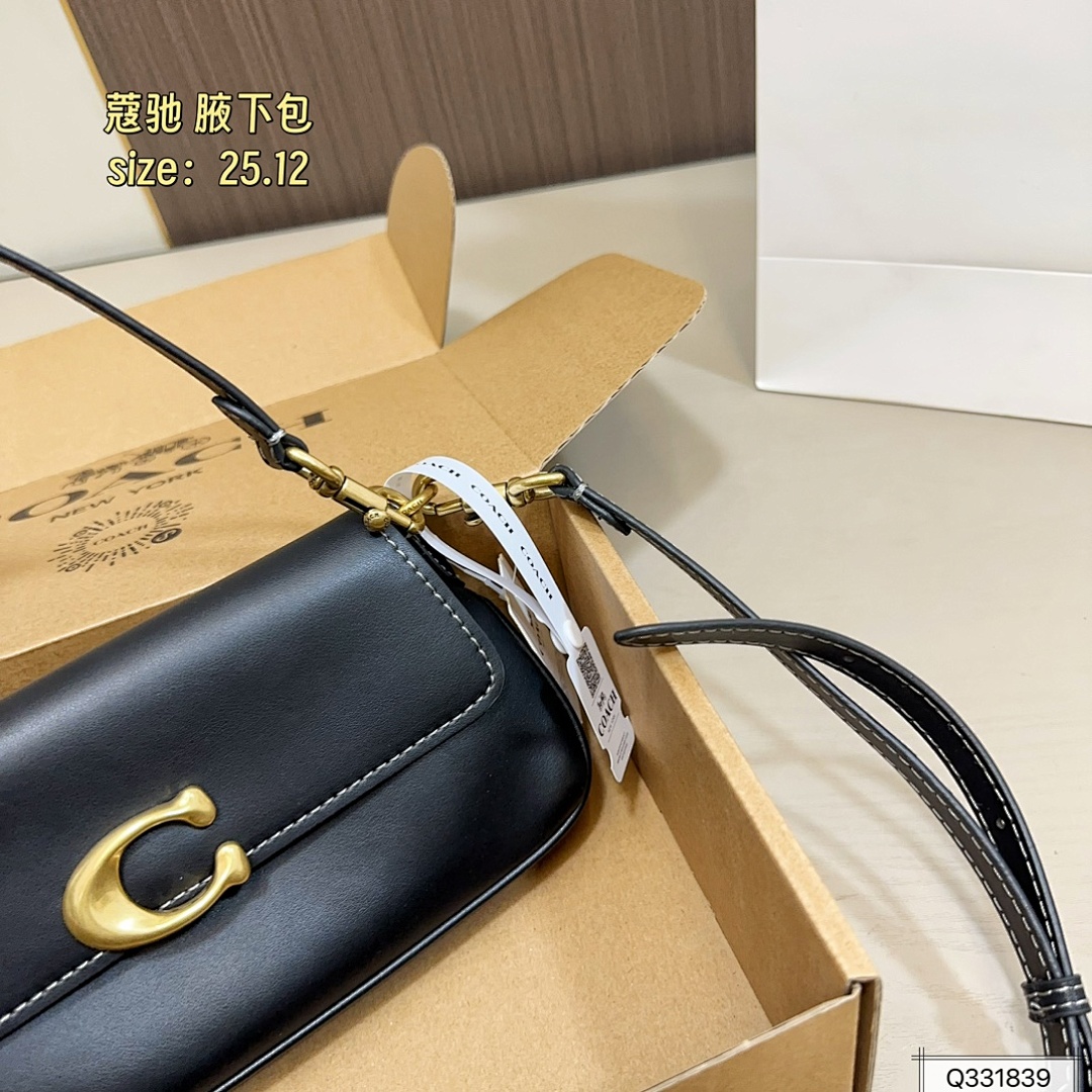 Coach Jet Shoulder Bag In Signature · 5763 — תמונה 18