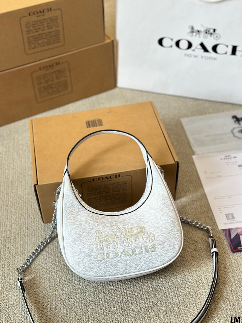 Coach Emily Shoulder Bag · 4704 — תמונה 15
