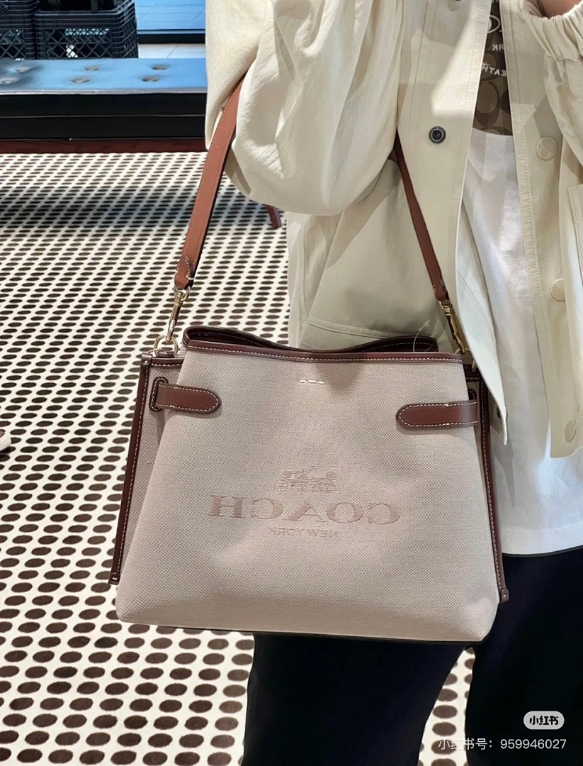 Coach Hanna Shoulder Bag · 4932 — תמונה 20