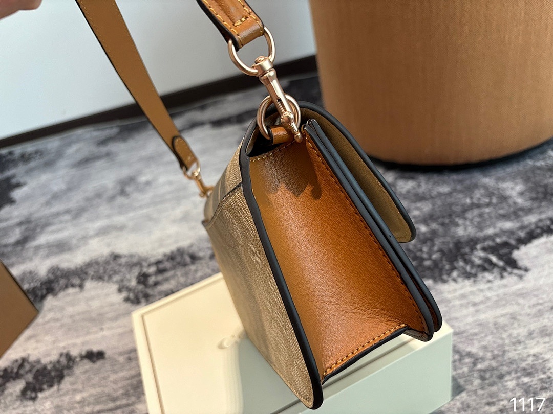 Coach Mini Brynn Crossbody · 5030 — תמונה 14