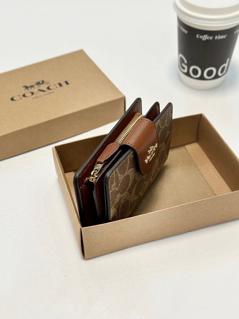 Coach Medium Corner Zip Wallet · 6066 — תמונה 11