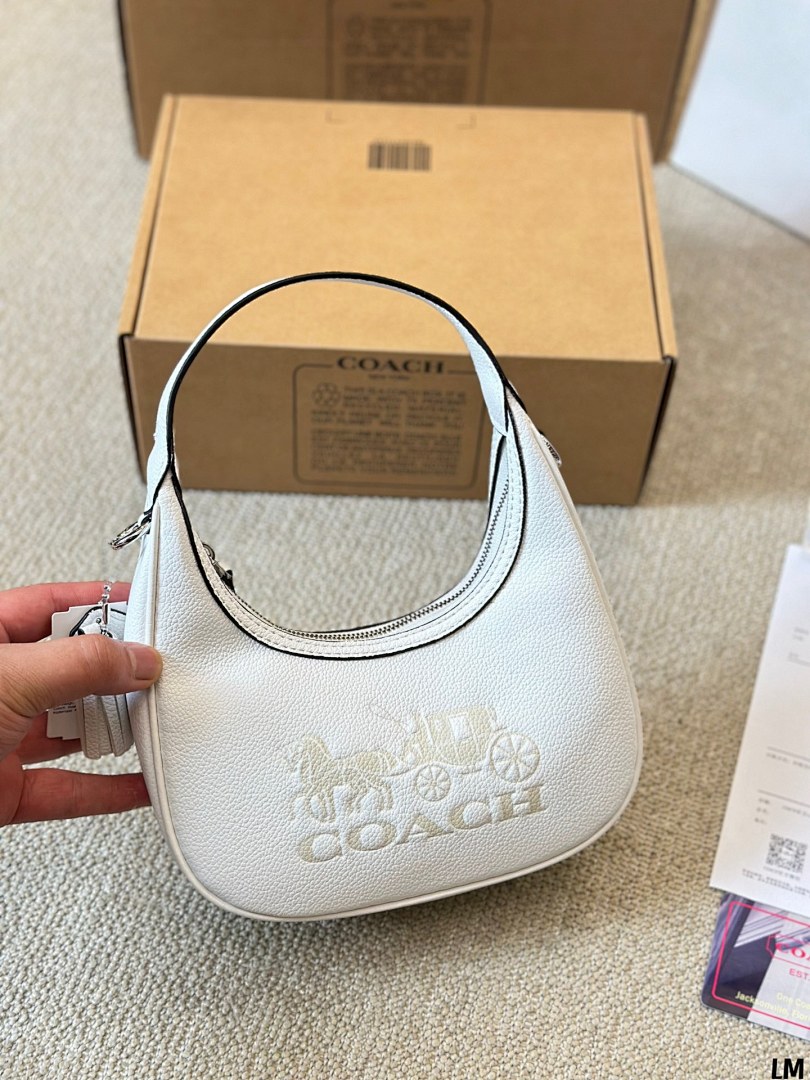 Coach Emily Shoulder Bag · 4704 — תמונה 17