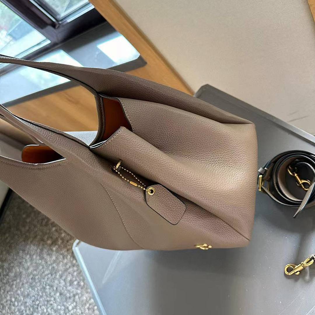 Coach Lana Shoulder Bag 23 · 5449 — תמונה 4