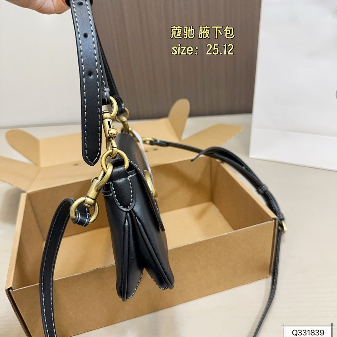Coach Jet Shoulder Bag In Signature · 5763 — תמונה 17