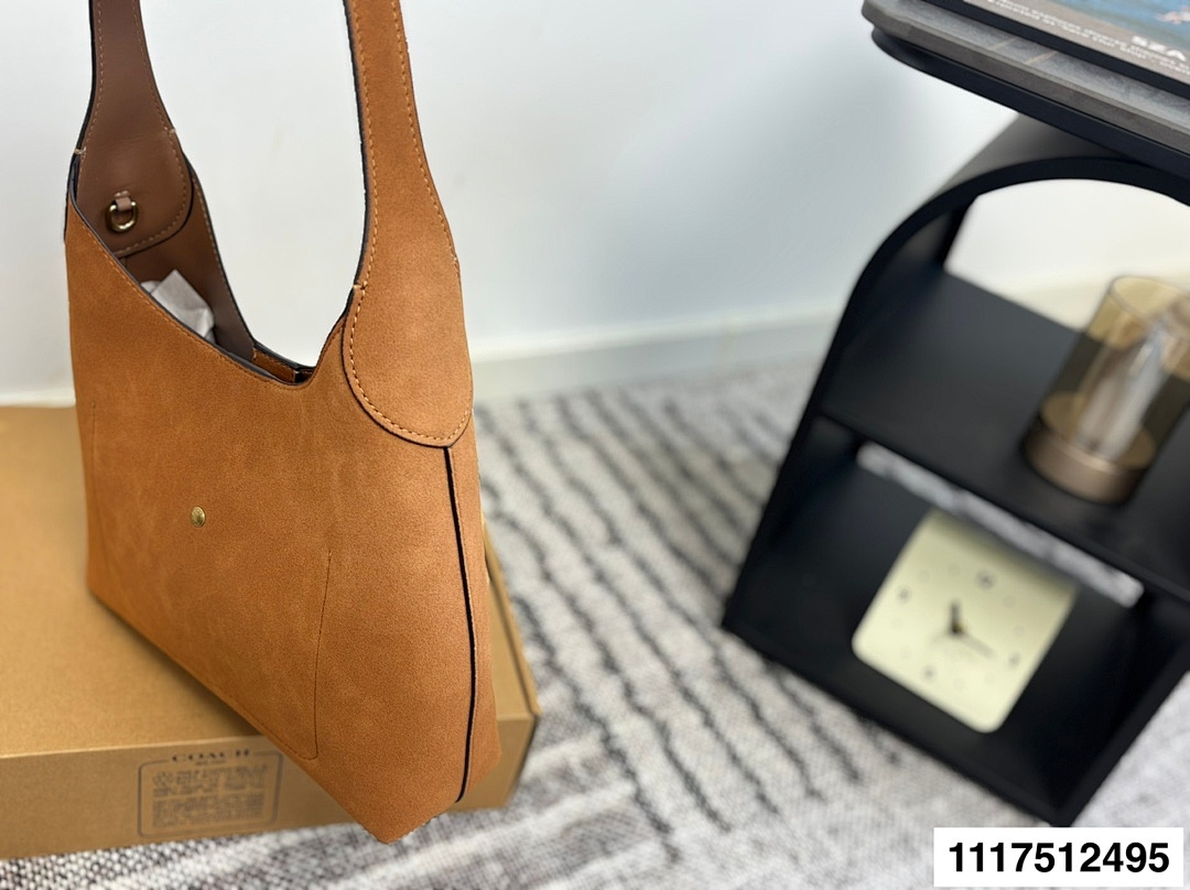 Coach Brooklyn Shoulder Bag · 5764 — תמונה 9