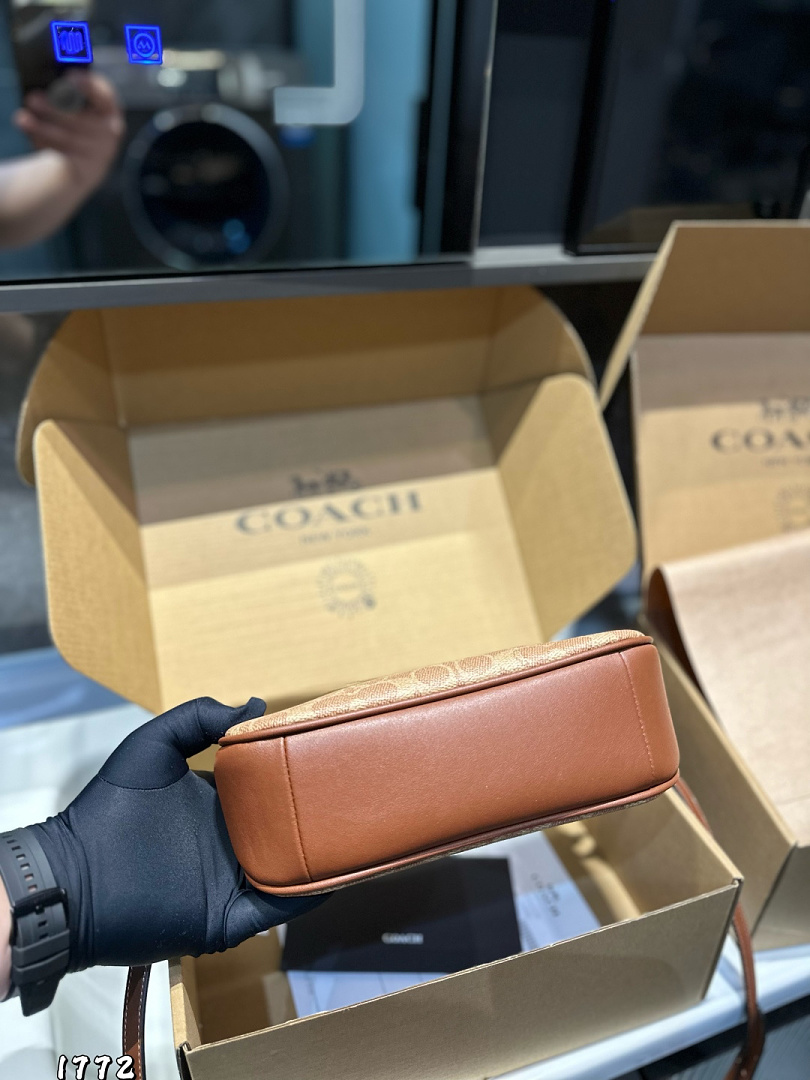 Coach Teri Shoulder Bag · 6317 — תמונה 12