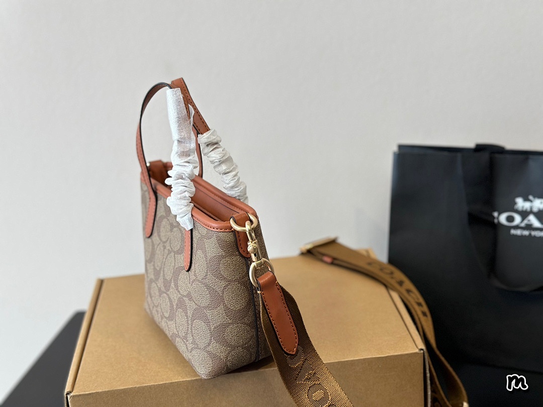Coach City Mini Tote · 5090 — תמונה 10