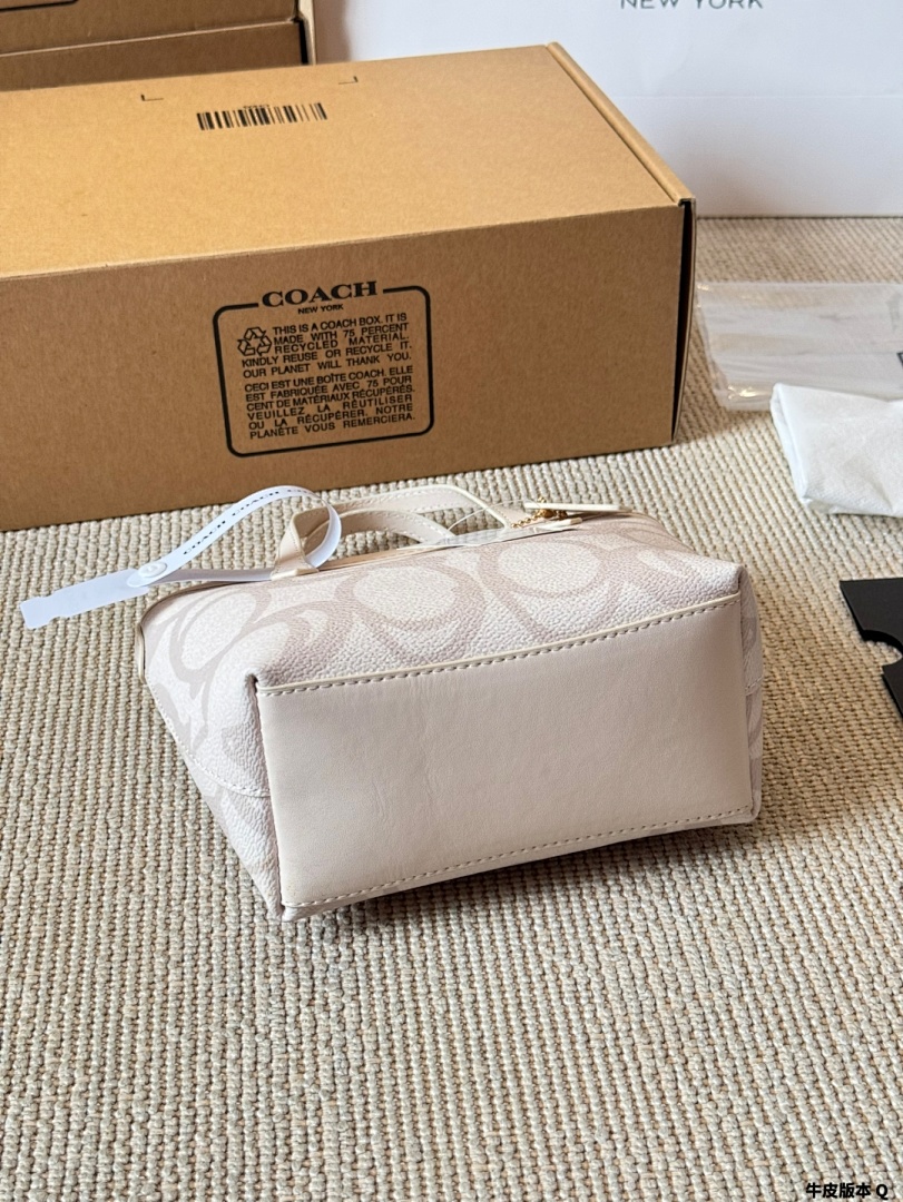 Coach City Mini Tote · 5551 — תמונה 4