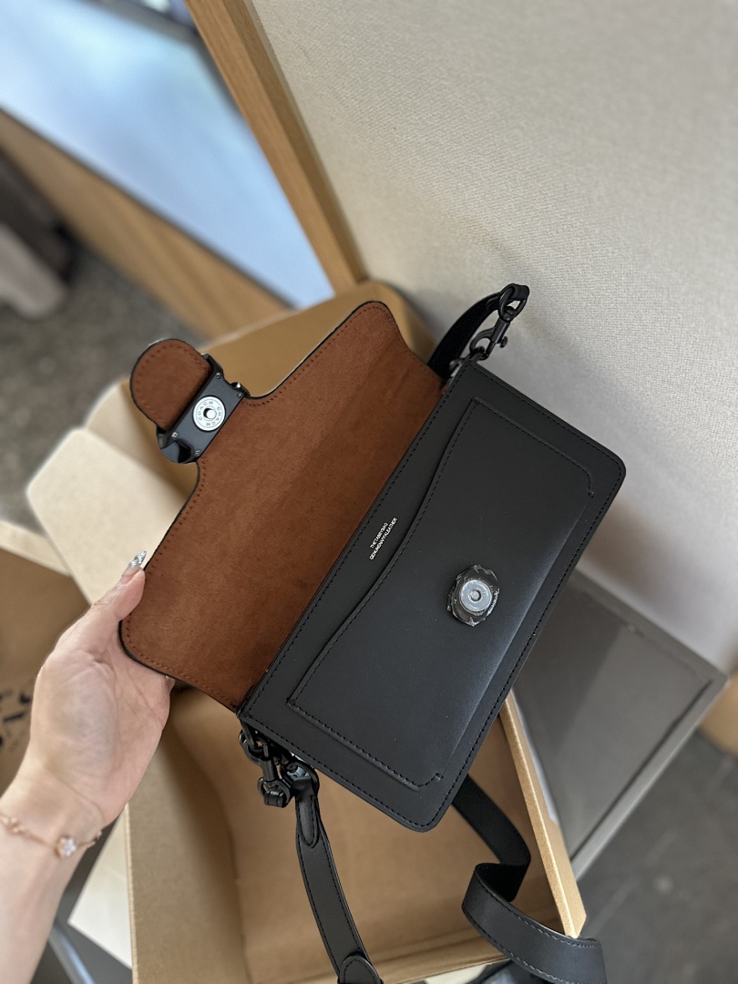 Coach Tabby Shoulder Bag 26 · 5015 — תמונה 13