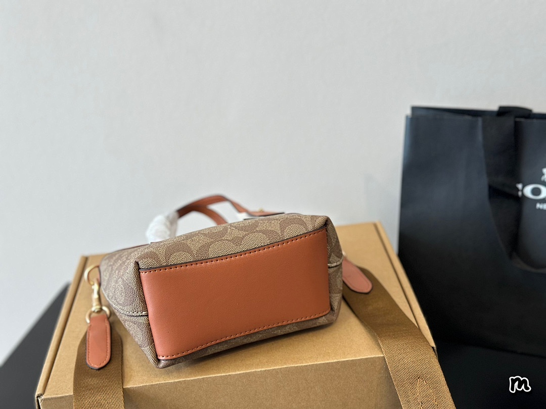 Coach City Mini Tote · 5090 — תמונה 9