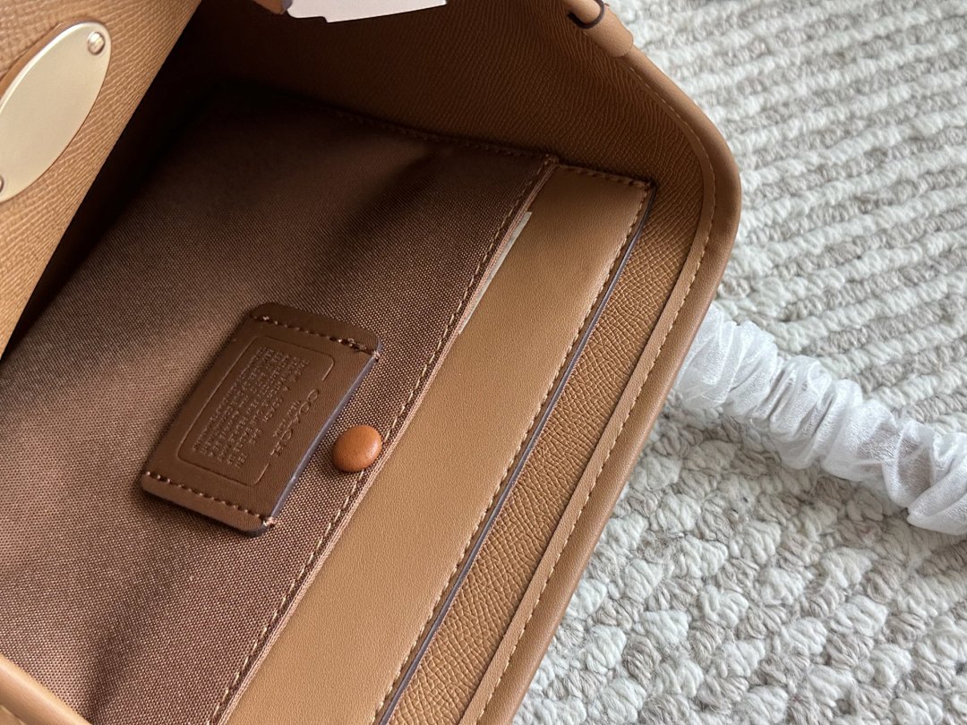 Coach City Tote · 5428 — תמונה 25