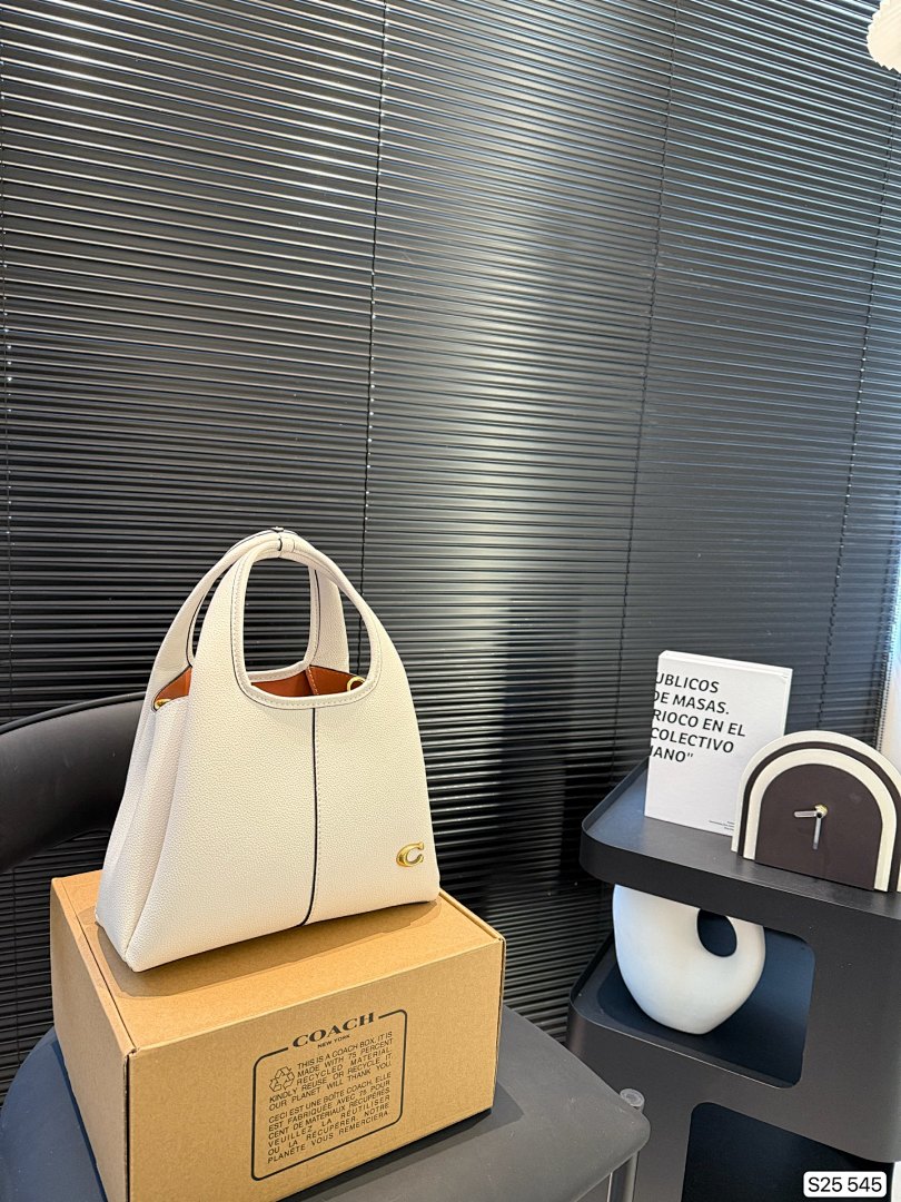 Coach Lana Shoulder Bag 23 · 5162 — תמונה 19
