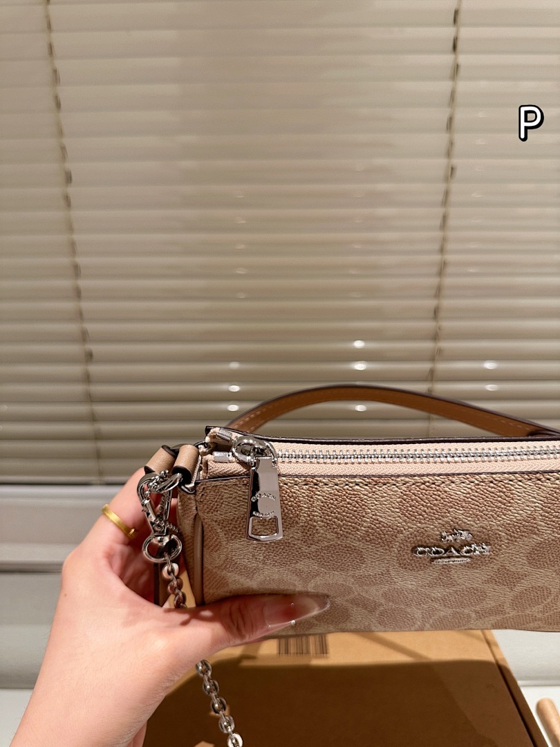Coach Nolita 19 · 5765 — תמונה 10