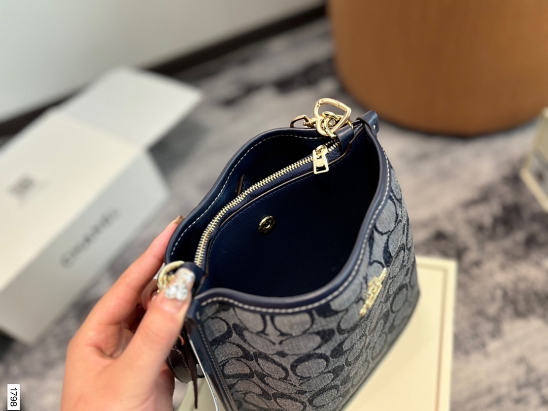 Coach Mollie Bucket Bag · 4927 — תמונה 17