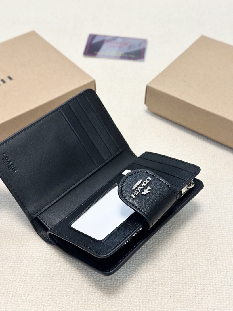 Coach Medium Corner Zip Wallet · 6066 — תמונה 24