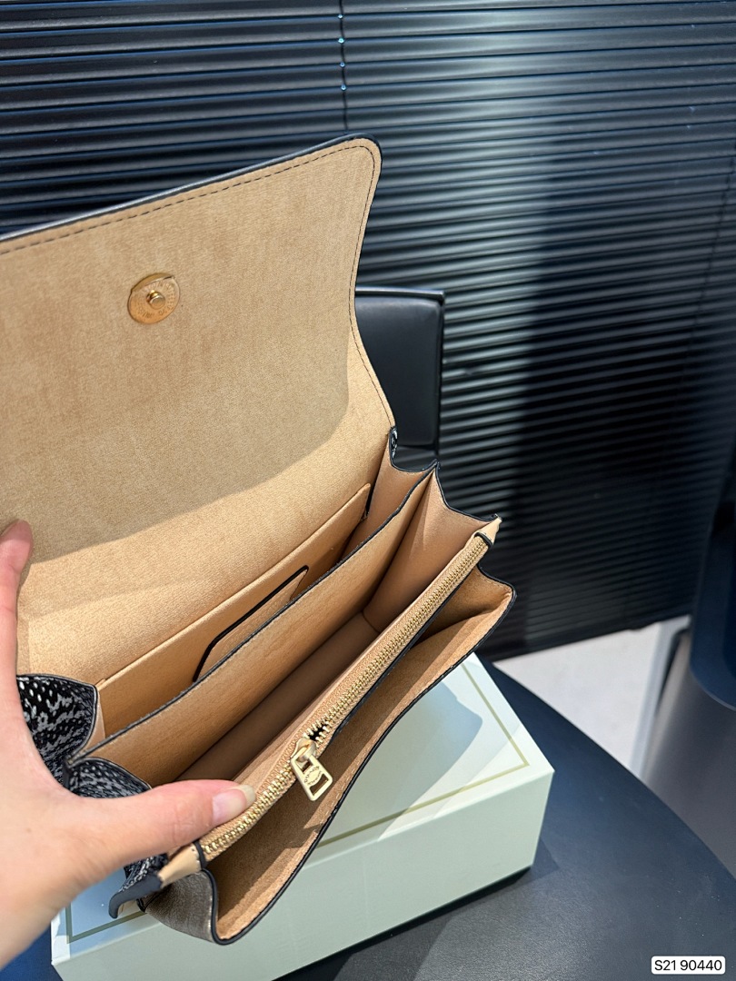Coach Klare Crossbody · 5549 — תמונה 2