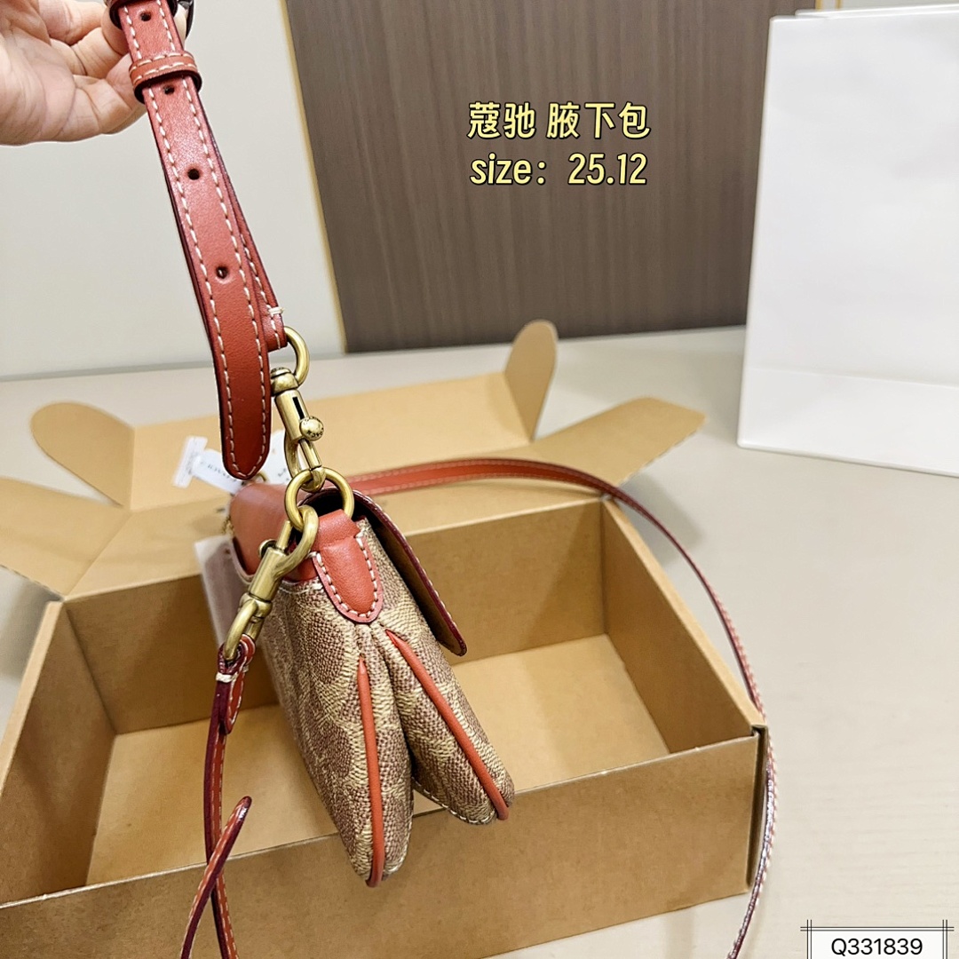 Coach Jet Shoulder Bag In Signature · 5763 — תמונה 7
