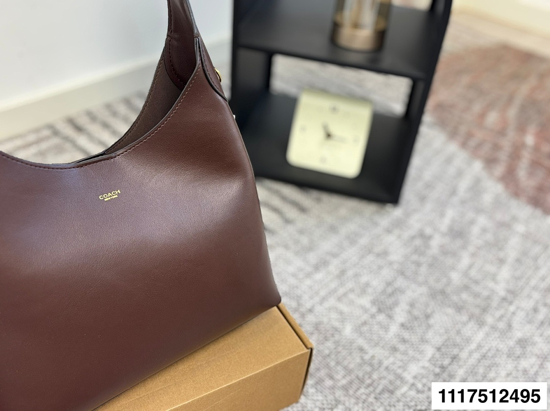 Coach Brooklyn Shoulder Bag · 5764 — תמונה 21