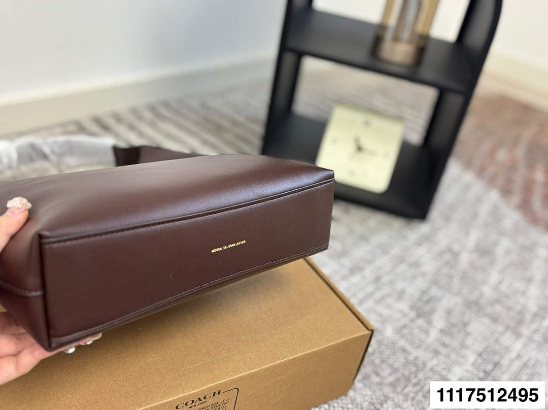 Coach Brooklyn Shoulder Bag · 5764 — תמונה 19