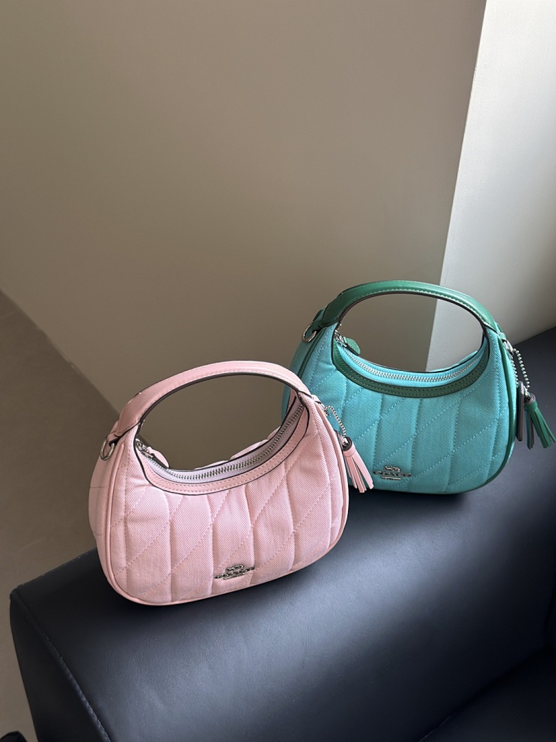 Coach Carmen Mini Crossbody · 5530 — תמונה 6