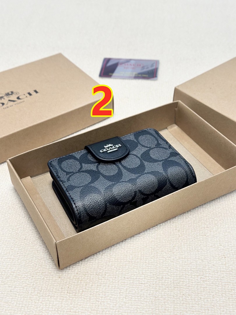 Coach Medium Corner Zip Wallet · 6066 — תמונה 2