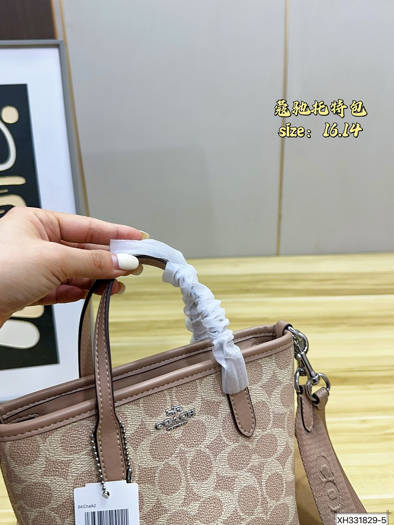Coach City Mini Tote · 6390 — תמונה 4