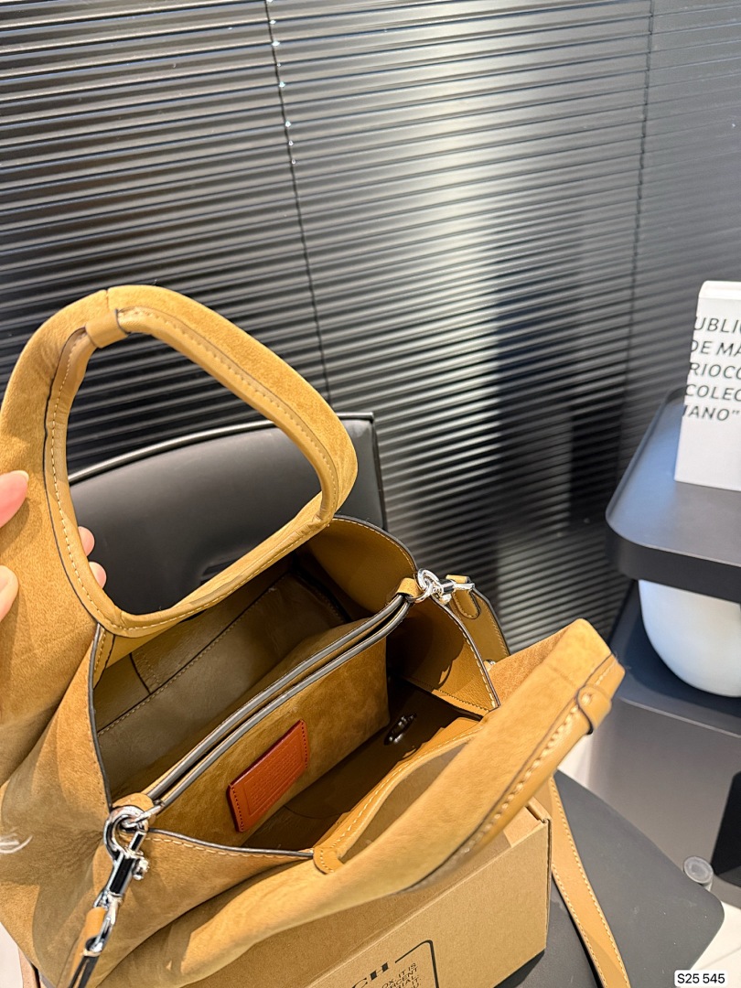 Coach Lana Shoulder Bag 23 · 5162 — תמונה 10