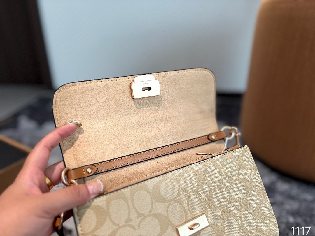 Coach Mini Brynn Crossbody · 5030 — תמונה 12