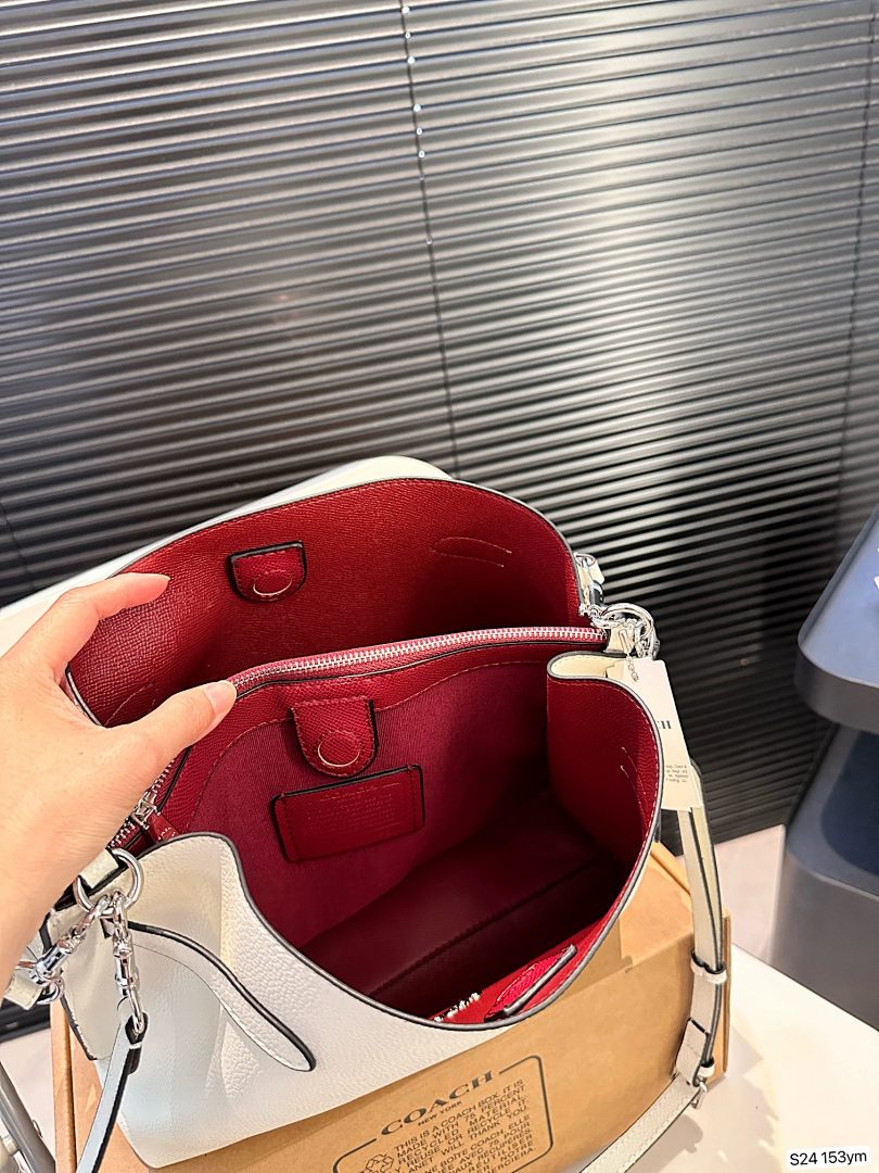 Coach Hanna Shoulder Bag · 4932 — תמונה 13