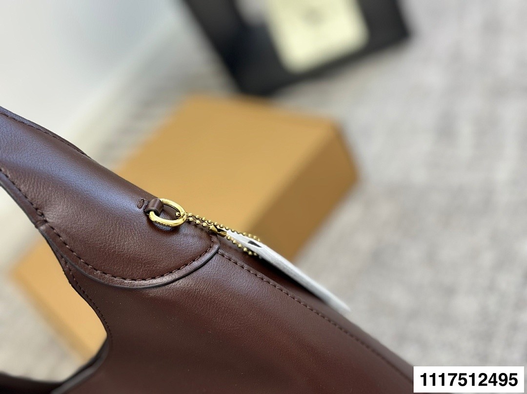 Coach Brooklyn Shoulder Bag · 5764 — תמונה 15