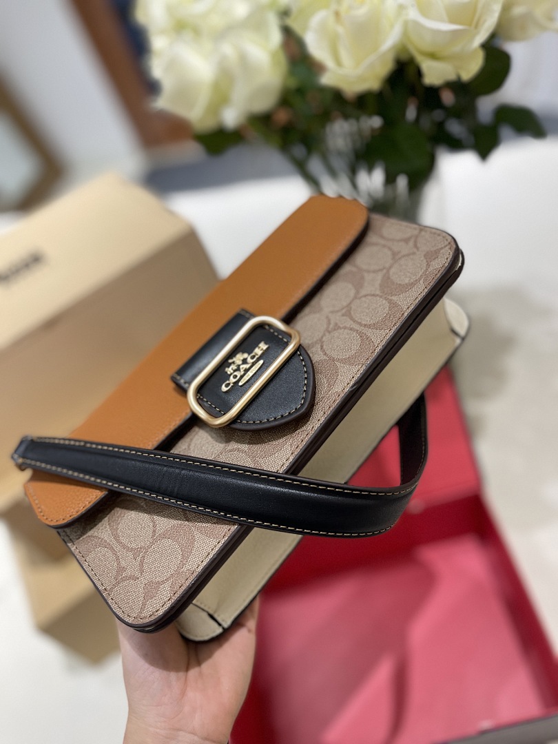 Coach Morgan · 4856 — תמונה 6