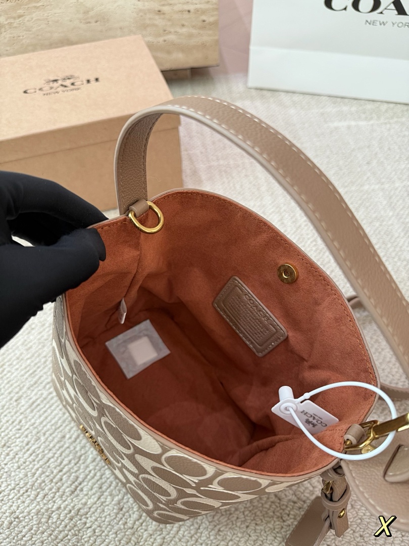 Coach Bleecker Bucket Bag · 6089 — תמונה 2