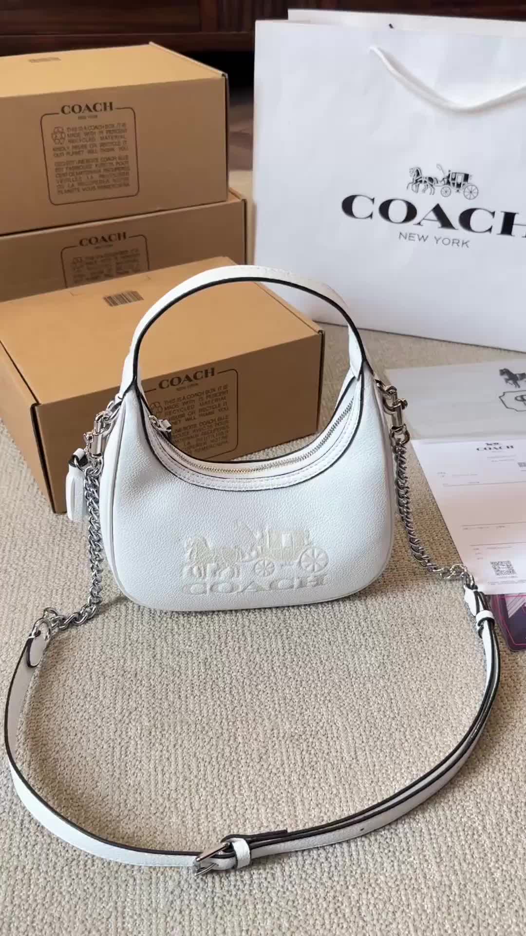 Coach Emily Shoulder Bag · 4704 — תמונה 4