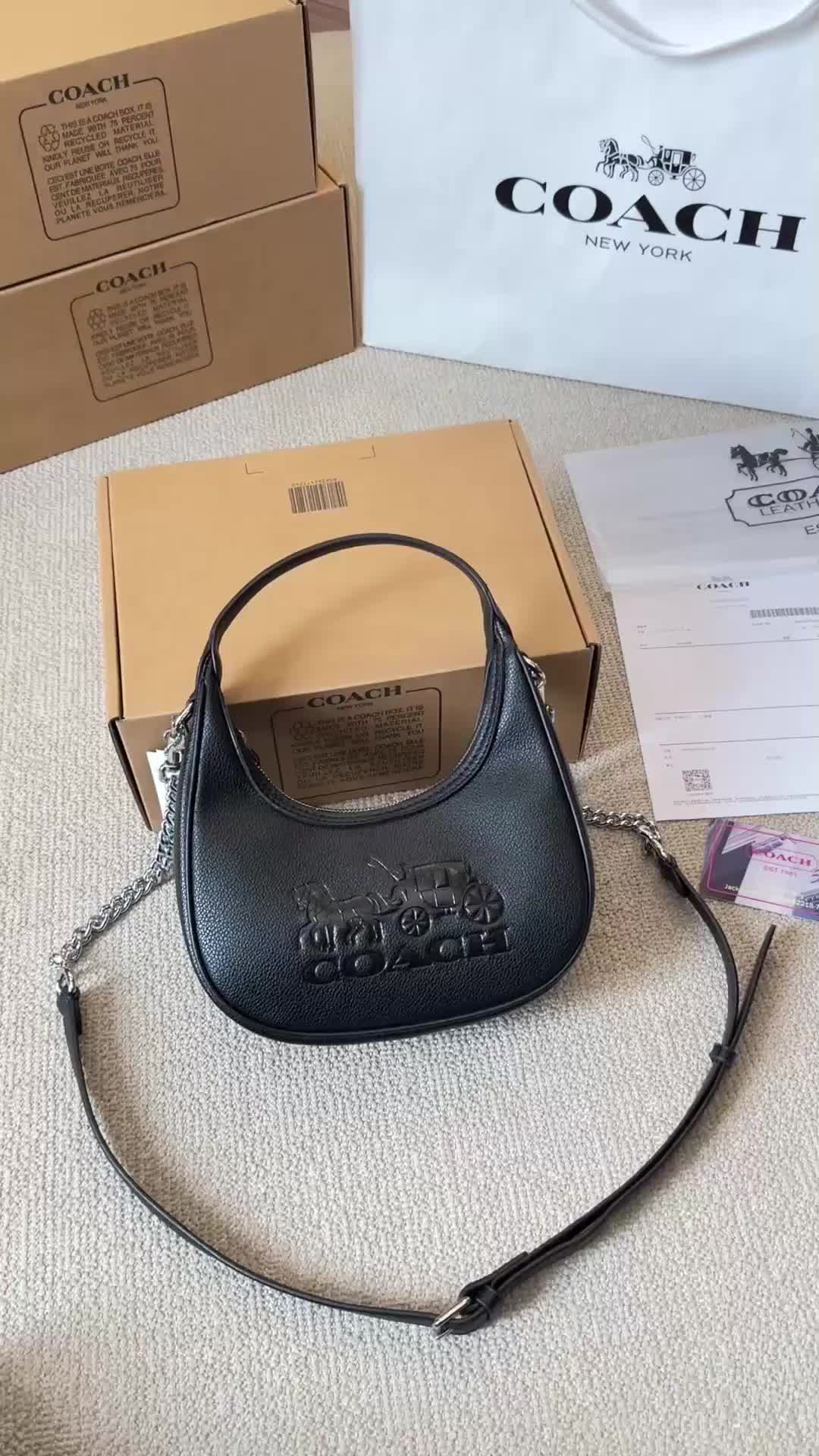 Coach Emily Shoulder Bag · 4704 — תמונה 2