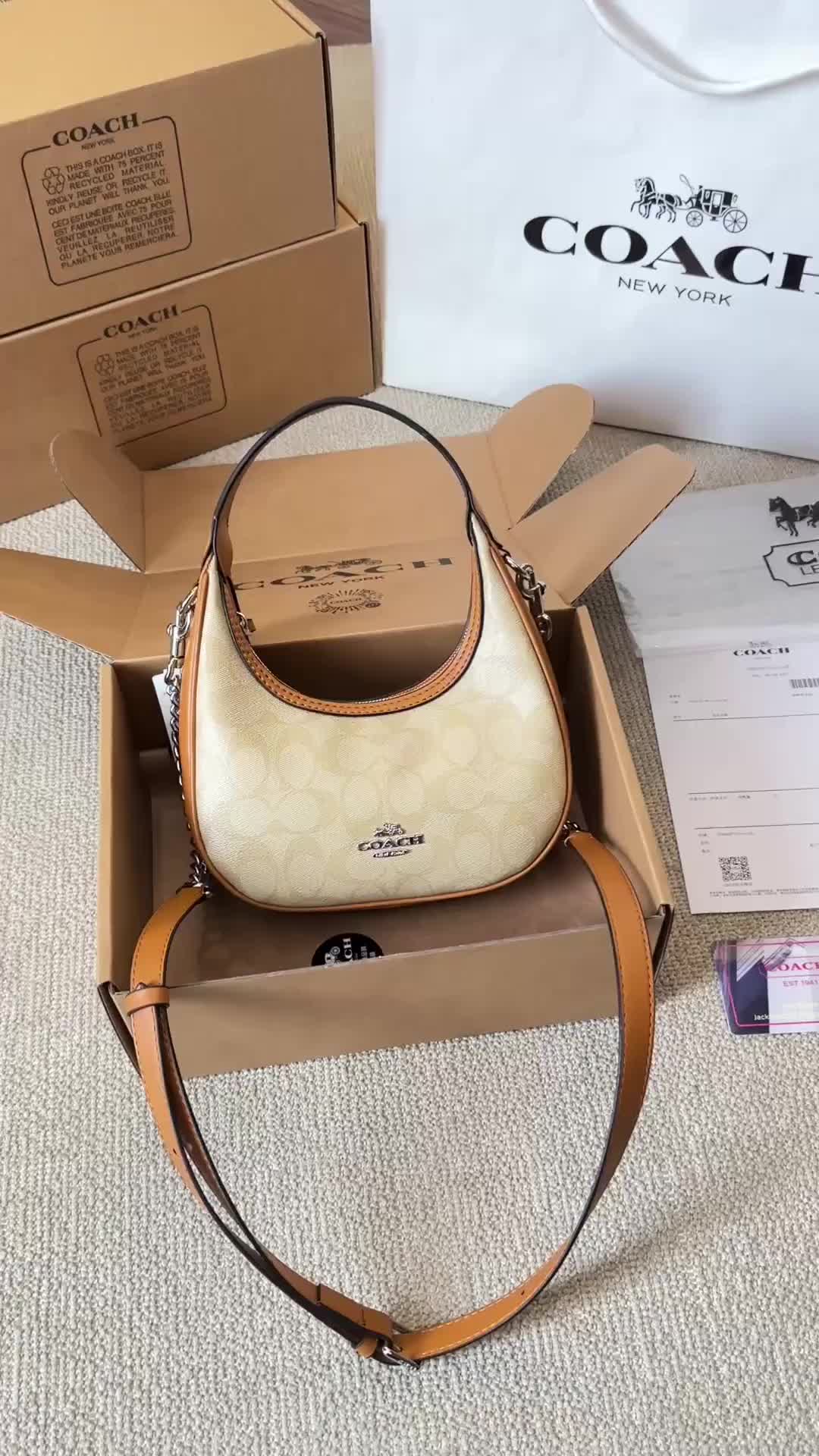 Coach Emily Shoulder Bag · 4704 — תמונה 5