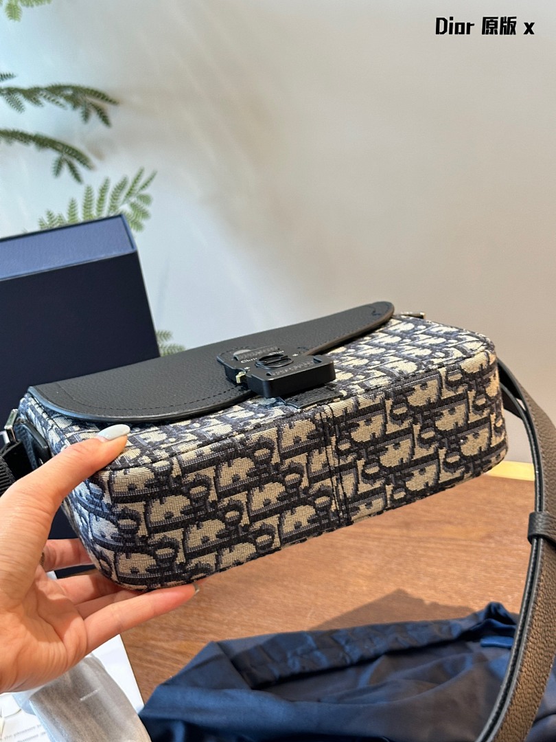 Dior Saddle Messenger Bag with Flap · 4782 — תמונה 11