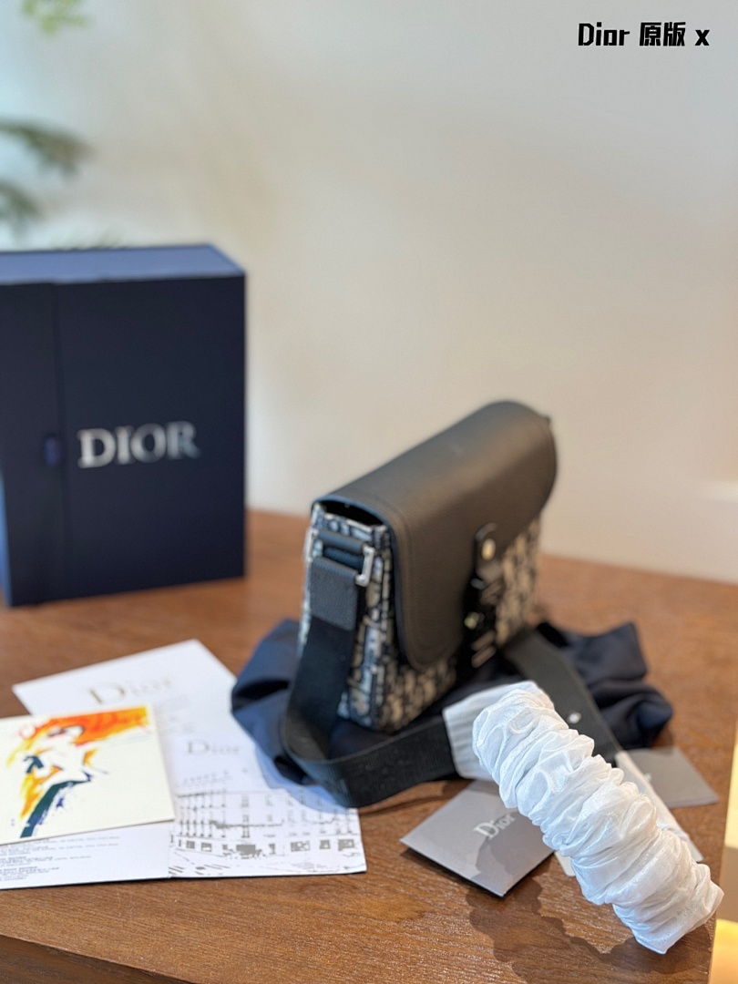 Dior Saddle Messenger Bag with Flap · 4782 — תמונה 14