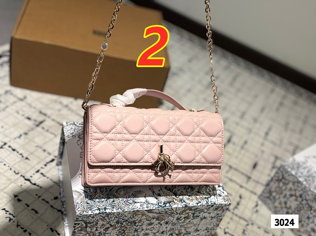 Lady Dior Wallet on Chain · 5447 — תמונה 10