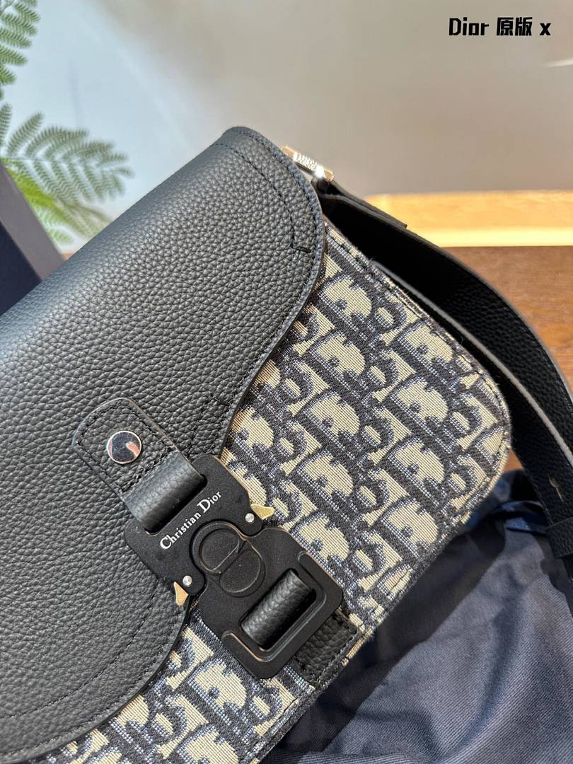 Dior Saddle Messenger Bag with Flap · 4782 — תמונה 12