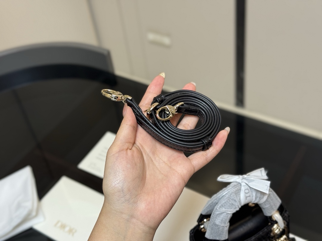 Mini Lady Dior Bag · 5552 — תמונה 6