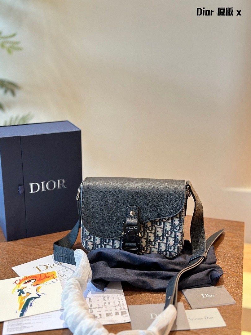 Dior Saddle Messenger Bag with Flap · 4782 — תמונה 15