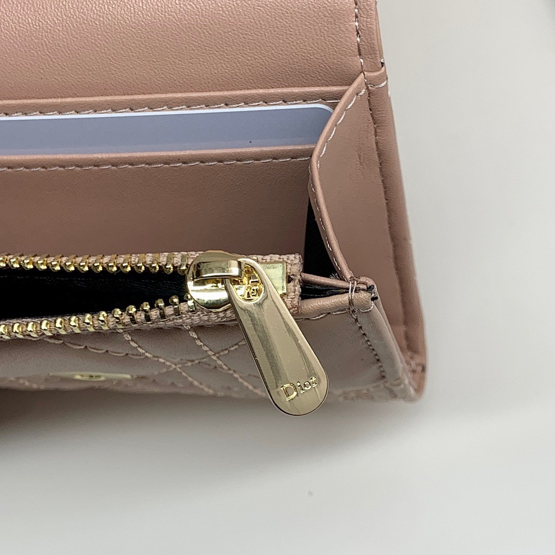 Dior 30 Montaigne · 5488 — תמונה 23